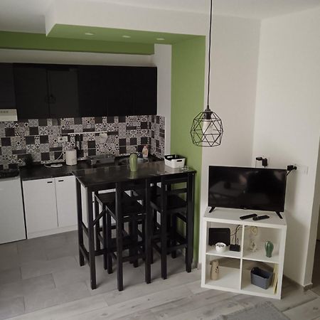Apartman Petres ซอมโบร์ ภายนอก รูปภาพ