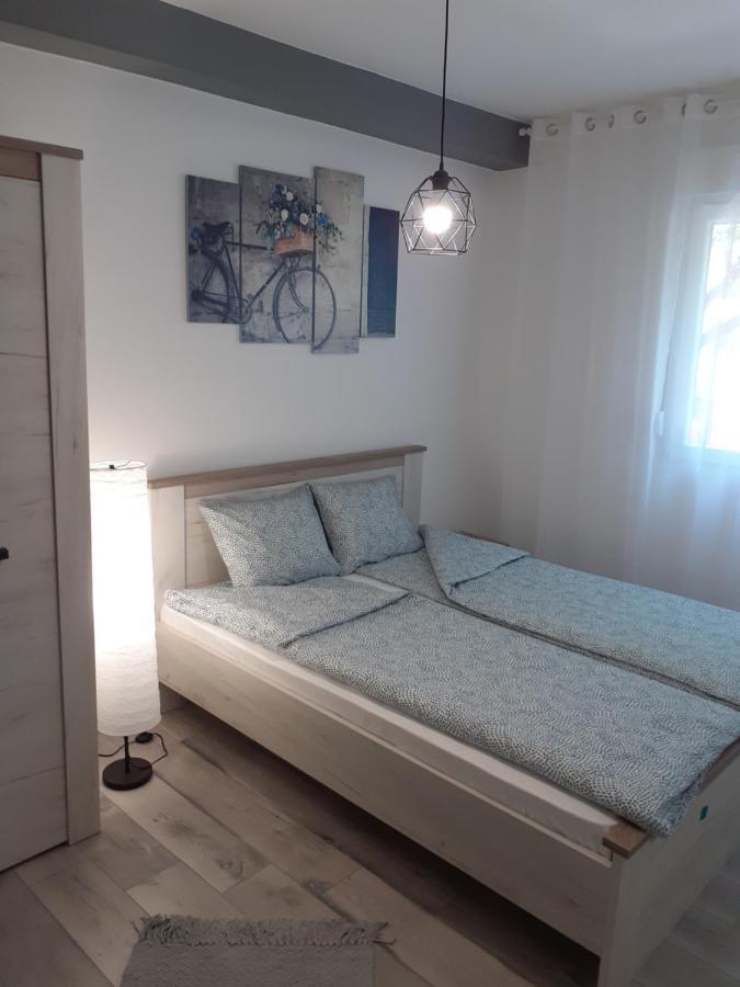 Apartman Petres ซอมโบร์ ภายนอก รูปภาพ