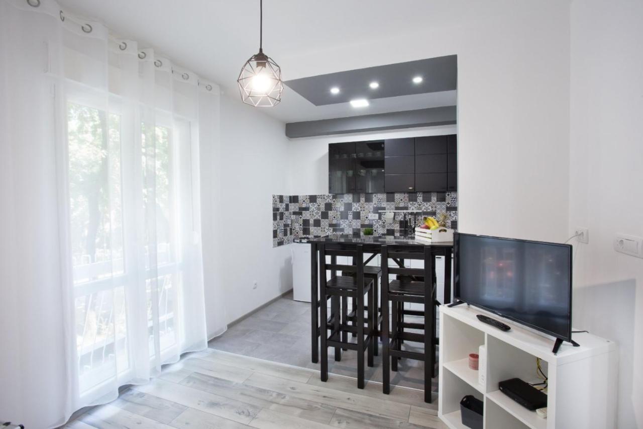 Apartman Petres ซอมโบร์ ภายนอก รูปภาพ
