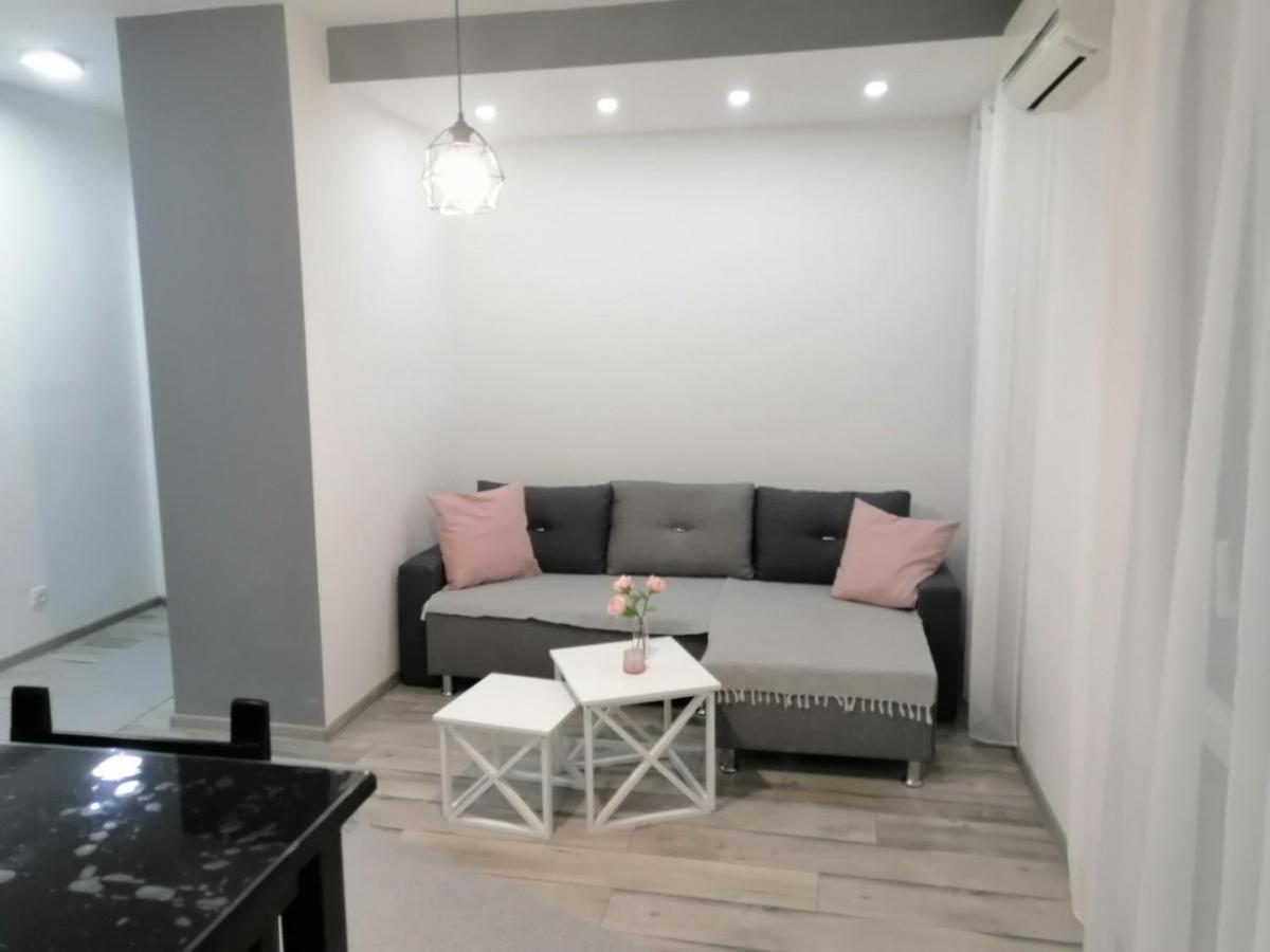 Apartman Petres ซอมโบร์ ภายนอก รูปภาพ