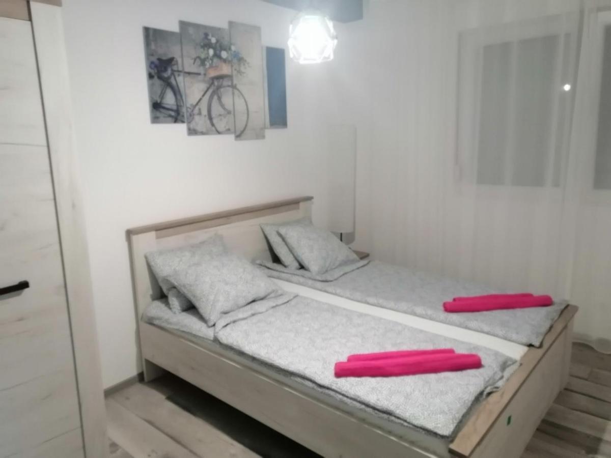 Apartman Petres ซอมโบร์ ภายนอก รูปภาพ