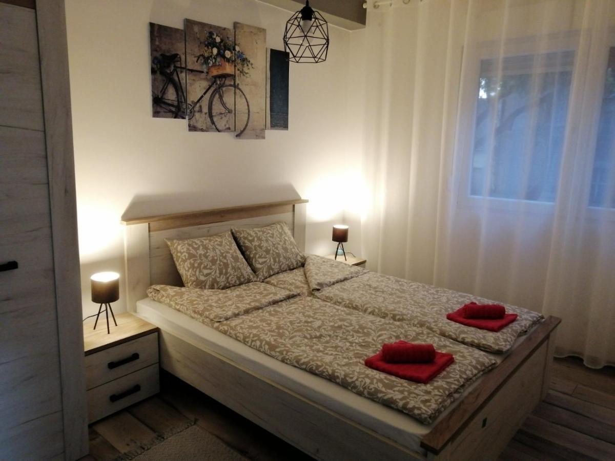 Apartman Petres ซอมโบร์ ภายนอก รูปภาพ